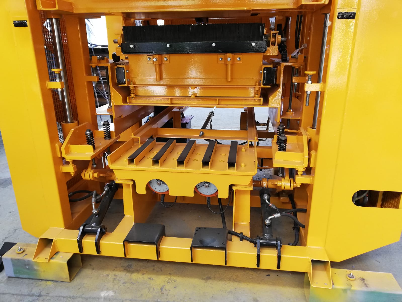 Brick making machine Brick_making_machine.jpg