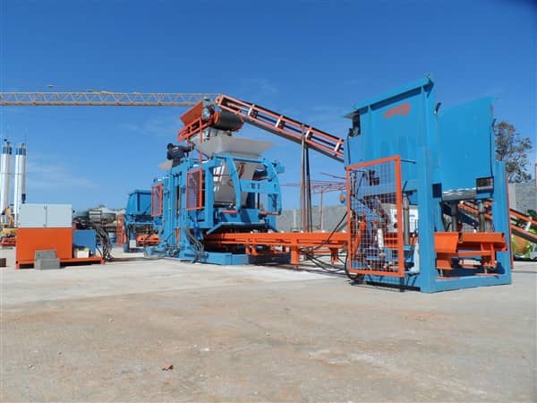 VESS 10.2 AUTOMATIC PAVING BLOCK MACHINE Side View